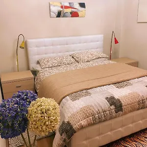 Apartment A T Leoni